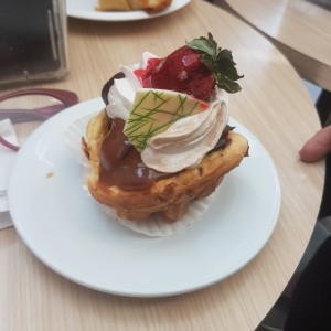 Cesta de Profiteroles mixtos