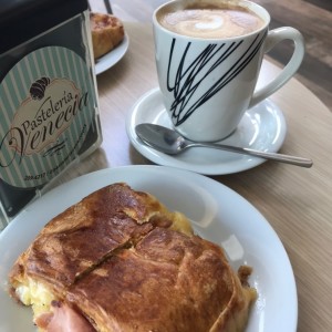 Salados - Mini Lunch + Cappucino