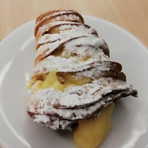 Cola de langosta de crema pastelera