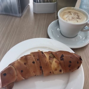 cachito de jamon y queso muy rico
