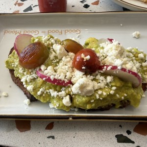 DESAYUNO - Tostada de aguacate