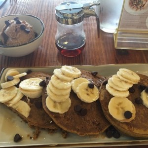 pumcakes y helado de banana