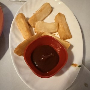 ACOMPAÑAMIENTOS - Yuca Frita