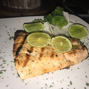 salmon a la Parrilla