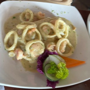 PLATOS FUERTES - Filete de Corvina