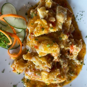 corvina con carbe de langosta al ajillo