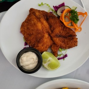 PLATOS FUERTES - Filete de Corvina