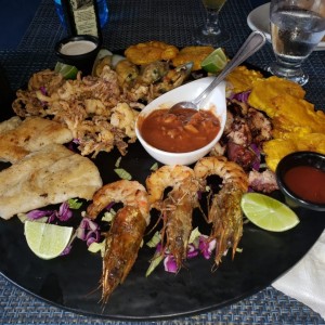 Bandeja mixta de Mariscos.