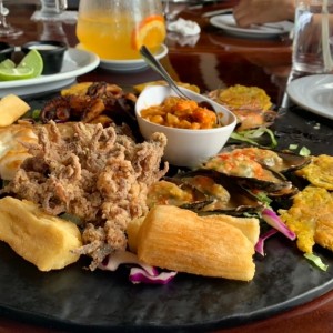 Bandeja de Mariscos