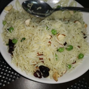 Arroz con almendra y pasas