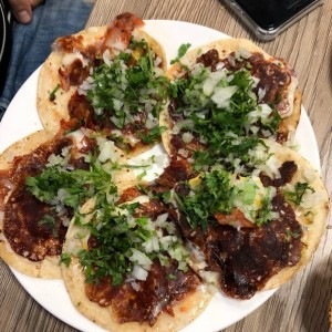 tecos al pastor con queso 