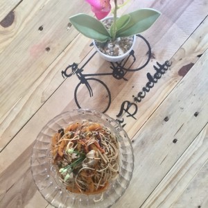 chow mein con atun
