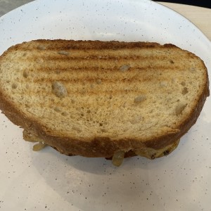 Emparedado de Pollo Mozzarella & Pesto.