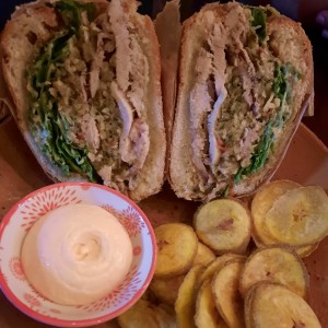 emparedado de pernil