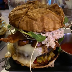 La Chica Curvy - Burger Week 