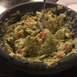 guacamole con chicharron