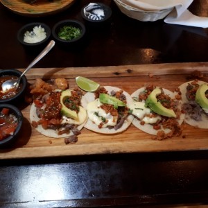 Tacos de carne y chorizo
