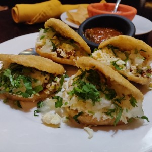 gorditas de chicharron 