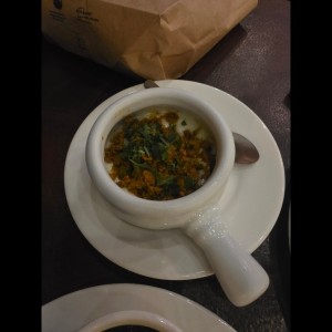 queso fundido con chorizo