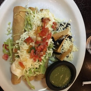 Flautas de pollo
