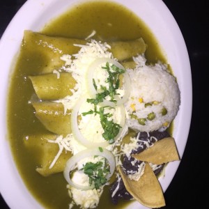 enchiladas en salsa verde