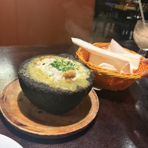 Molcajete con salsa verde