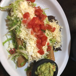 Flauta de pollo y de res