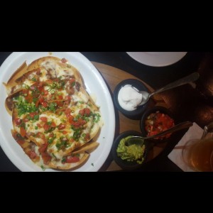 nachos gratinados con chili