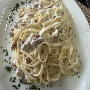 Linguini con Jamon Serrano