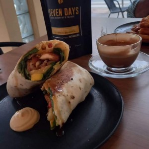 Wrap de Pollo (Spicy honey chicken wrap)