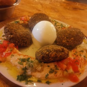 HUMMUSMANIA - Hummus Falafel