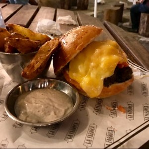 Hamburgesa La fabrica con queso