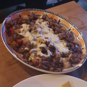 Queso Fundido con Longaniza