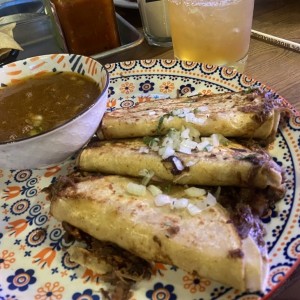Los Antojables - Birria de Res