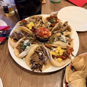 La Botanera -Bandeja mixta de tacos