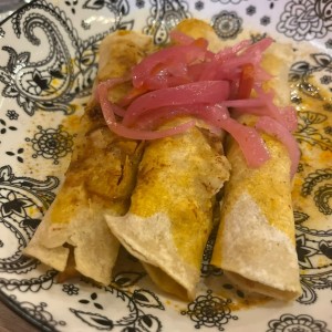 Tacos de cochinita pibil