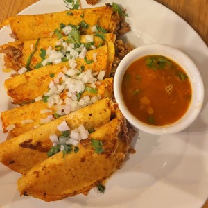 Los Antojables - Birria de Res