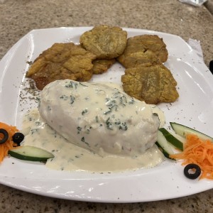 Filete de Pollo Relleno con Patacones