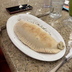 Calzone de Pollo con Hongos