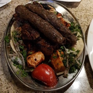 bandeja libanesa mixta