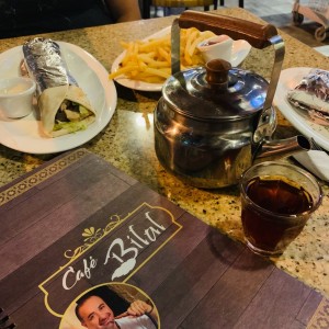 Emparedados de pollo y carne