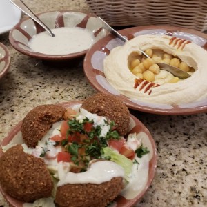 falafel y humus