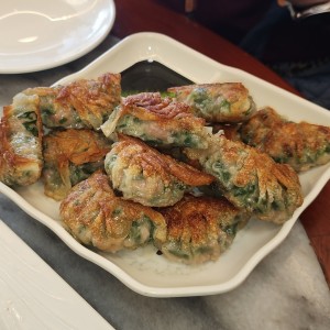 Dumpling de puerco con cebollina