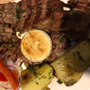 Carne asada delgada.