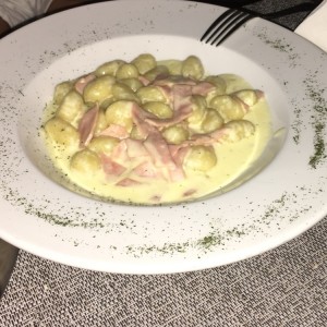 gnochi con jamon extra!