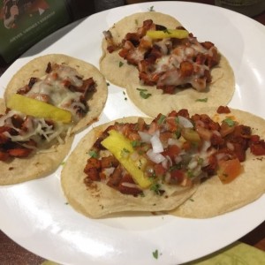 tacos al pastor con queso