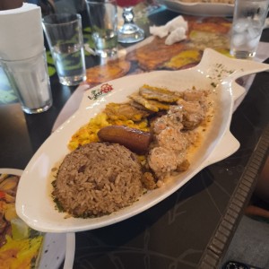 Filete con Camarones en Salsa de Cangrejo