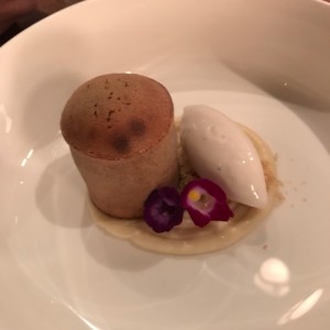 Postre: Fluido/Volcan de avellanas 