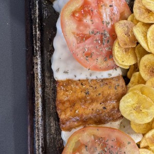 Comidas - Lomo de Cerdo con extra de queso y tomate 