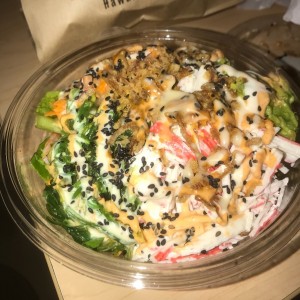 poke de camaron, salmon, y cangrejo